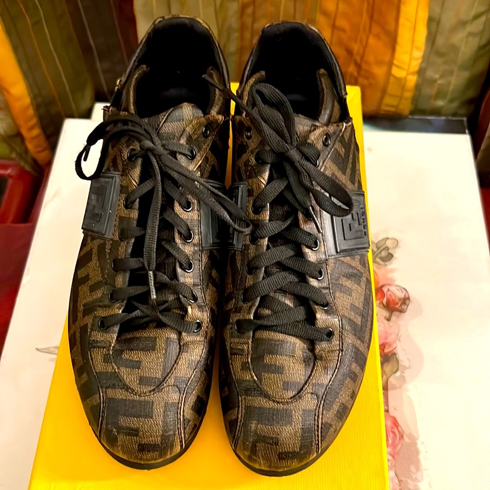 💯 FENDI ZUCCA MONOGRAM CANVAS SNEAKERS 💯